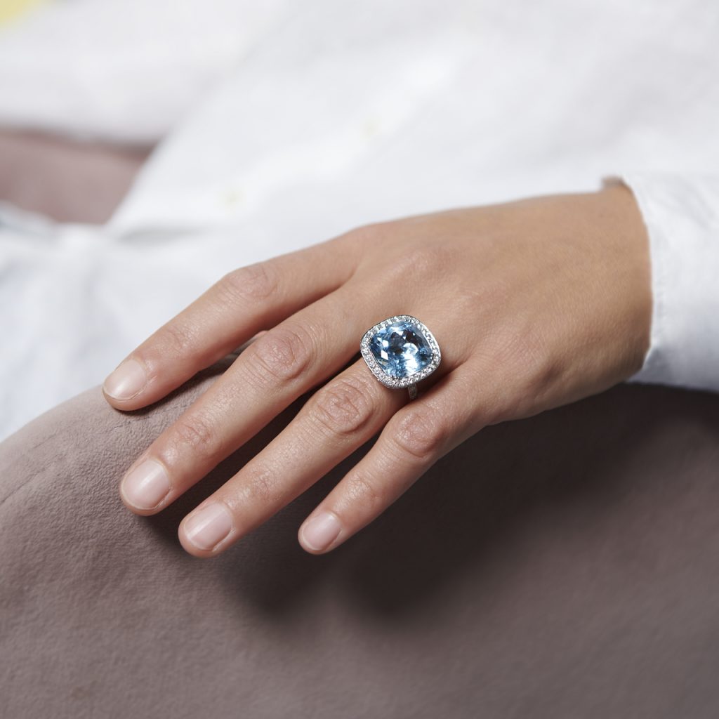 Ring "Lady Luck" von Elmar Grupp, mit Aquamarin und Diamanten