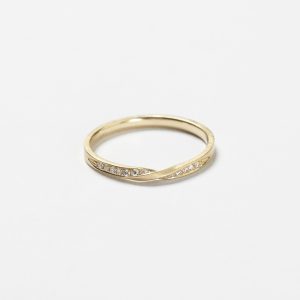 Ring Twist mit weißen Diamanten