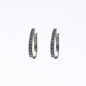 Creolen gerade mit blauen Saphiren